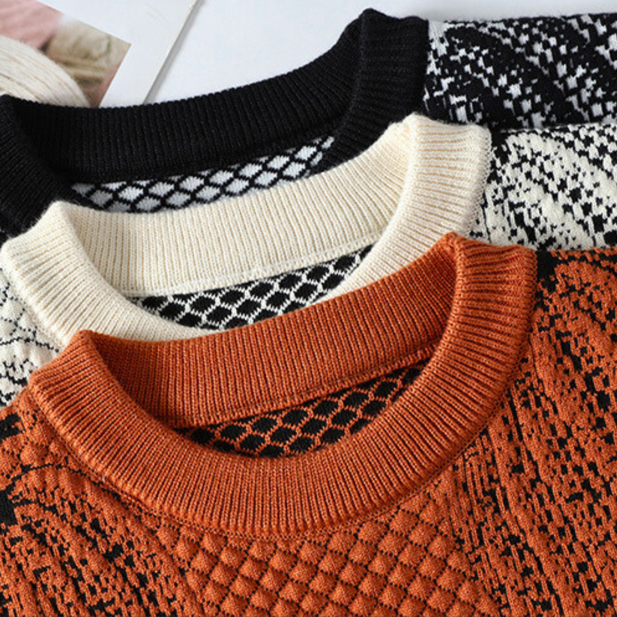 IZABEL | Sweter z haftem dyni