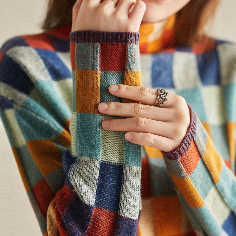 MAGDALENA | Sweter w kratę